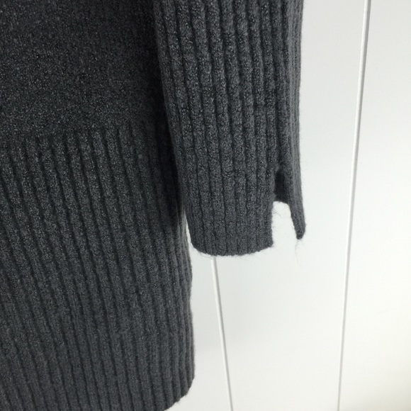 Romeo and Juliet Coture Sweater Size L - Picture 6 of 10